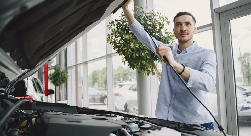 Індикатор Check Engine і перевірка двигуна автомобіля