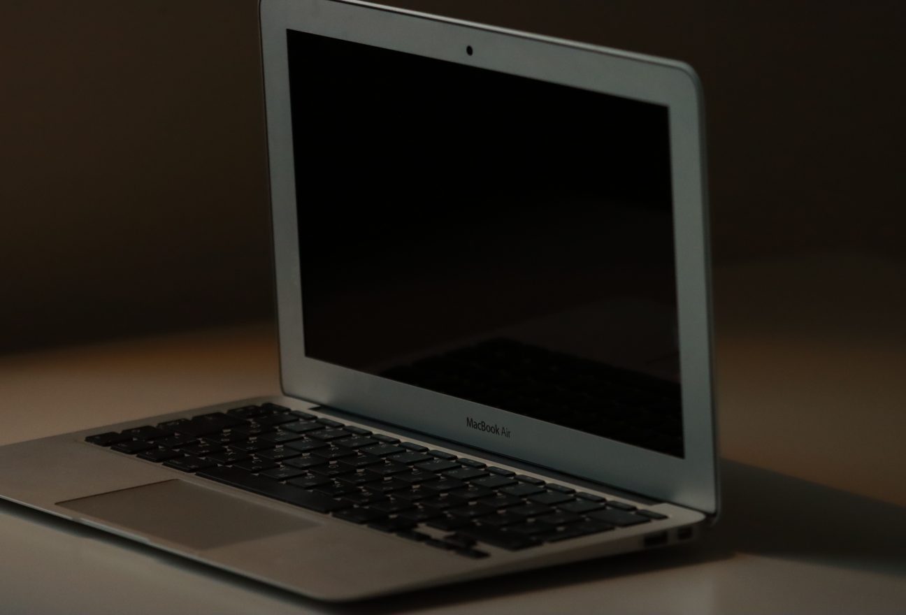 MacBook Air чи Dell XPS: порівняння ноутбуків