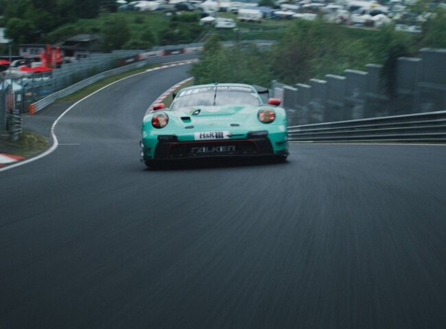 FALKEN / FORMAT67, пресматеріал Dunlop Tyre Europe GmbH «The Perfect Lap». Nürburgring. Автомобіль Falken на трасі Nürburgring, офіційний пресматеріал