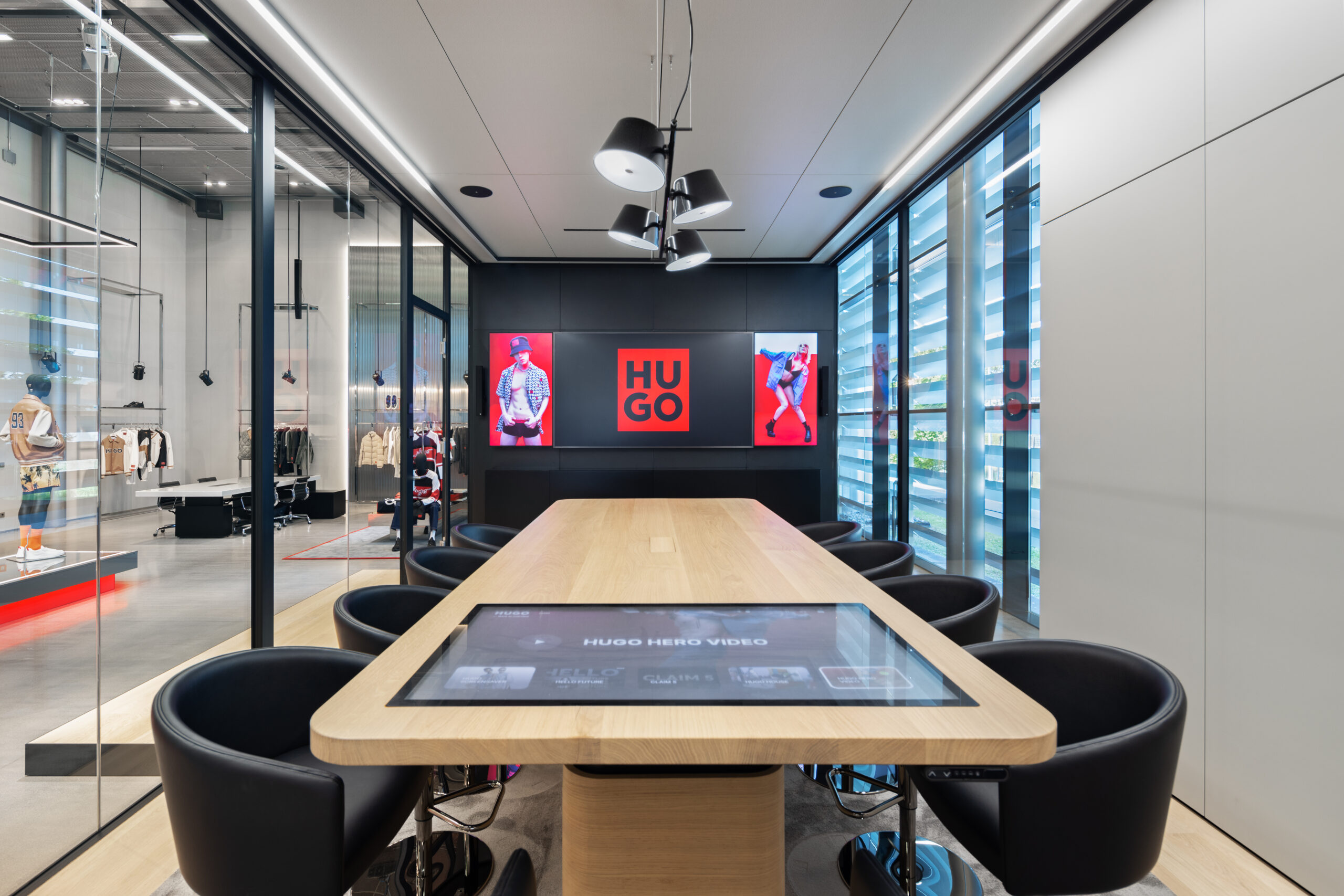 Шоурум HUGO, Метцинген, Німеччина. © HUGO BOSS AG. Фото: Tomislav Vukosav. Шоурум HUGO у Метцингені, Німеччина, фото компанії